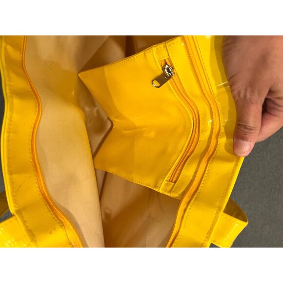 Looney Tunes Tweety Bird Vinyl Tote Bag - Picture 8 of 11